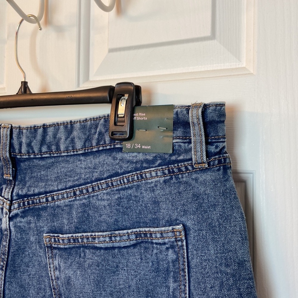 LAST CHANCE: NEW Wild Fable Distressed Cut-off Jean Shorts Size 18 - Picture 13 of 16